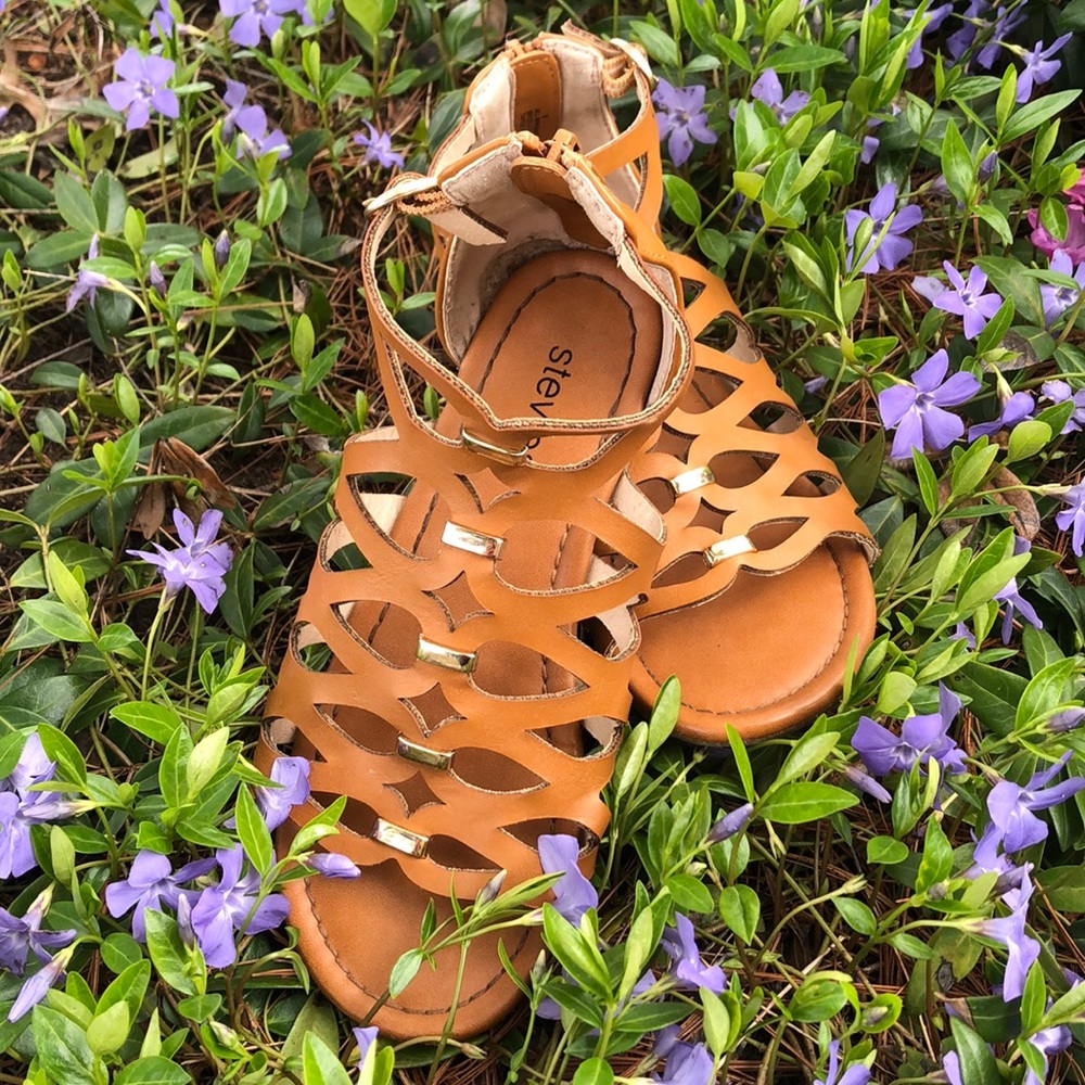 Girls Gladiator Sandals Size 1 MD, Stevies